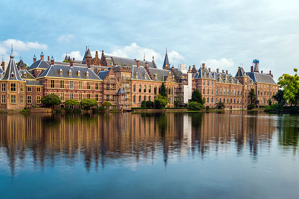Haga, budynki parlamentu, fot. Shutterstock.com
