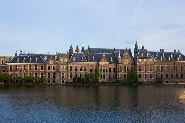 Siedziba holenderskiego rządu w Binnenhof w Hadze, fot. Shutterstock