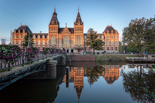 Rijksmuseum w Amsterdamie // fot. Shutterstock, Inc.
